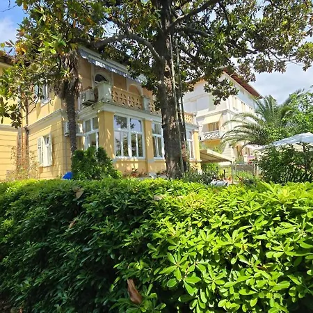 Adelle - By Guide Appartement